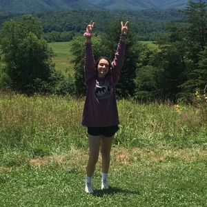 Meet your Posher, Emilee
